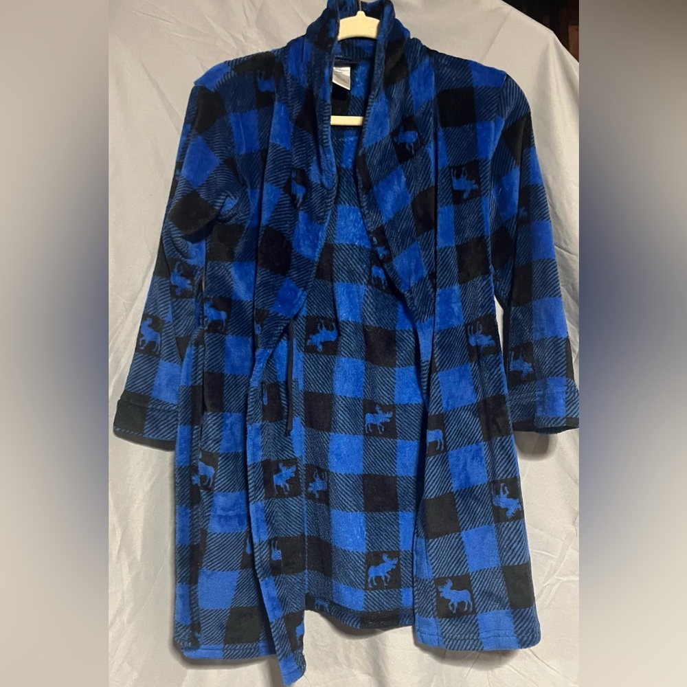 Medium child robe with moose